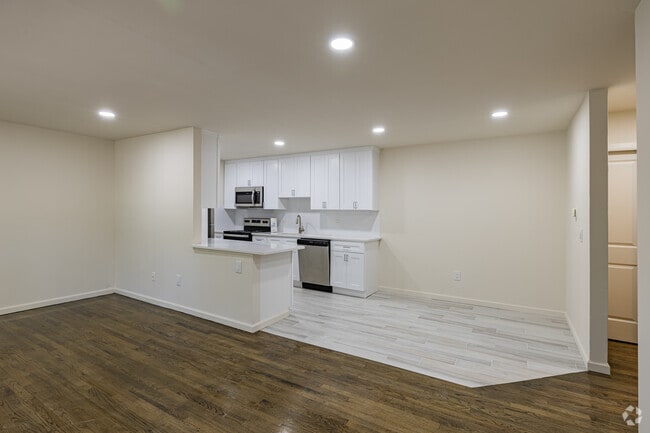 1BR, 1BA - 555SF - Dining Room - Model B - Nieuw Amsterdam Village