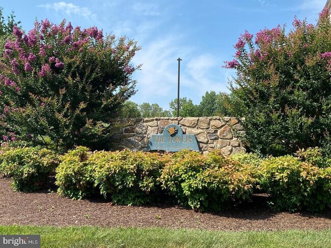 Building Photo - 27307 Valley Run Dr