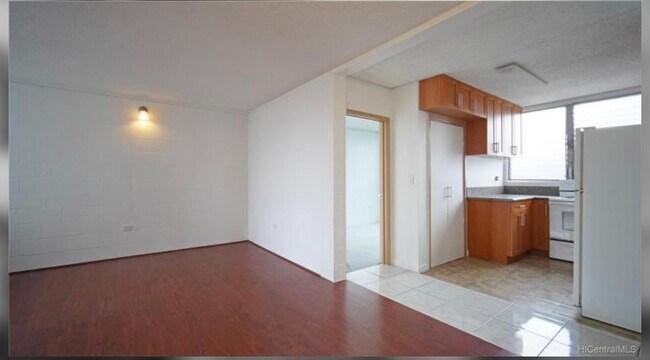 Building Photo - 98 -114 Lipoa Pl