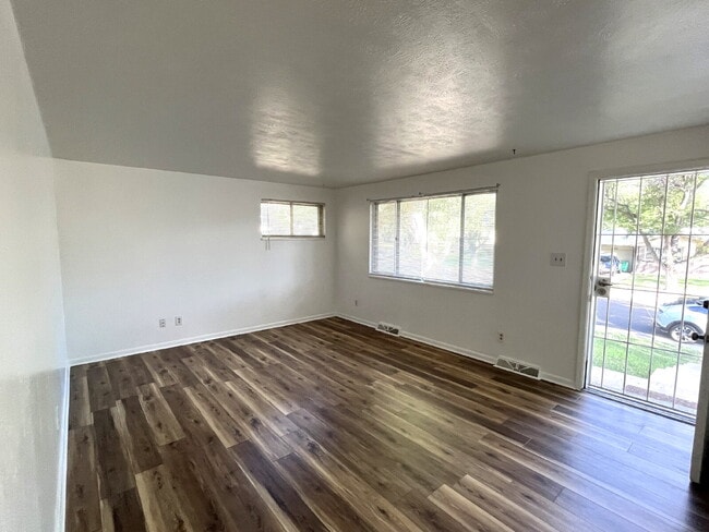 Photo - 3 Bedroom, 2 Bath Home In Aurora Hills, Updated Flooring And Huge Backyard