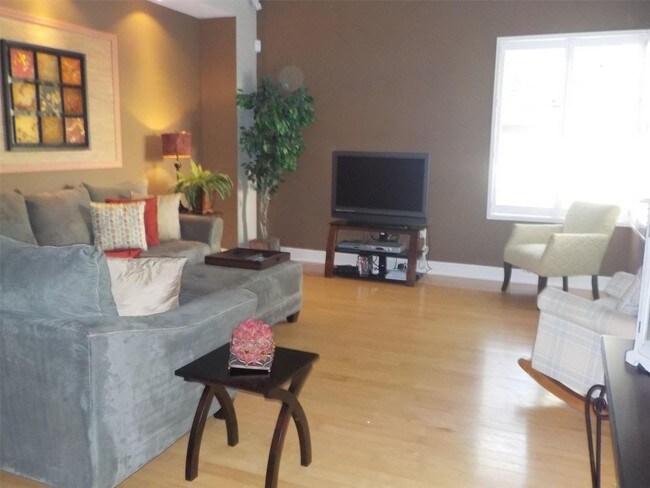 Foto del edificio - 379 Dolphin Shores Cir