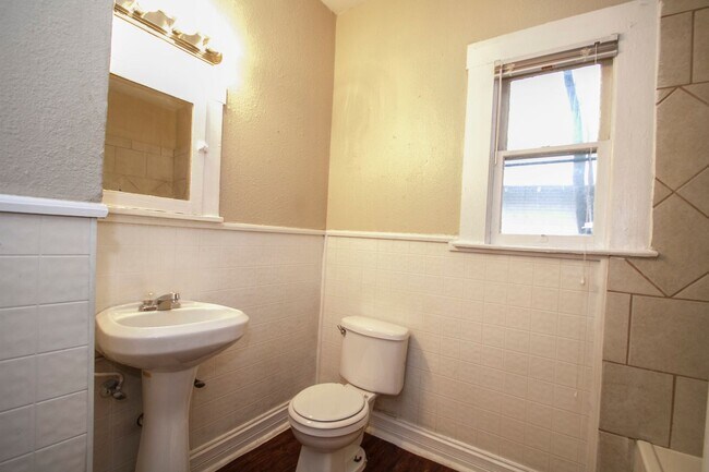 Foto del edificio - 1727 Nolan St