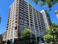 Building Photo - 451 W Huron St