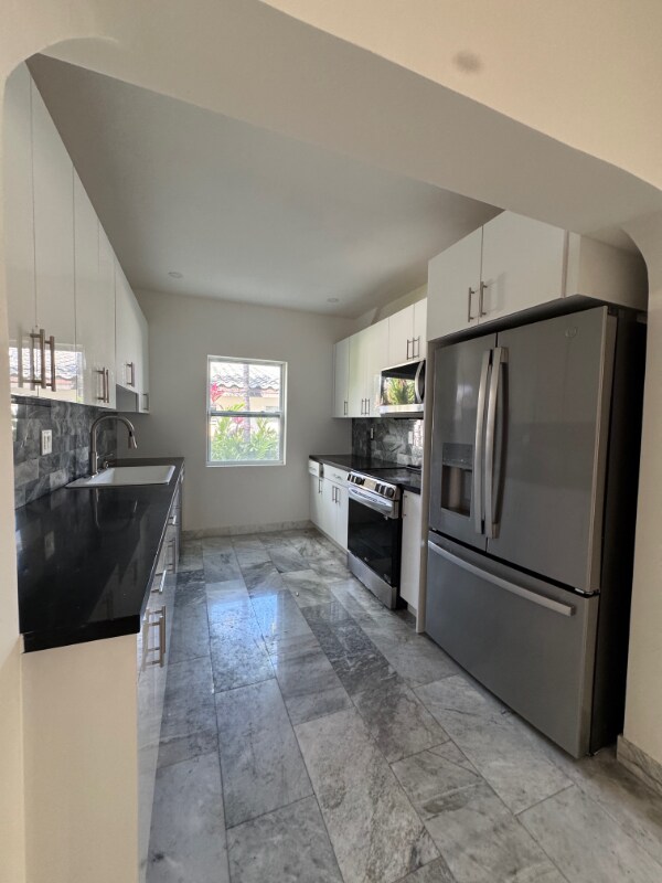 Foto del edificio - 1664 SW 9th St