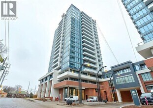 Building Photo - 15 Wellington St S