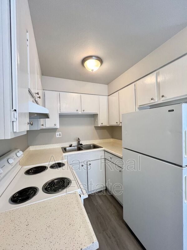 Building Photo - 4414 N Chestnut St