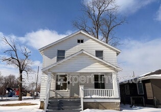 Building Photo - 3420 Plaza Dr