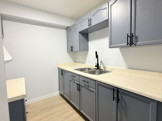 Photo du bâtiment - 2950 Elsmere Ave
