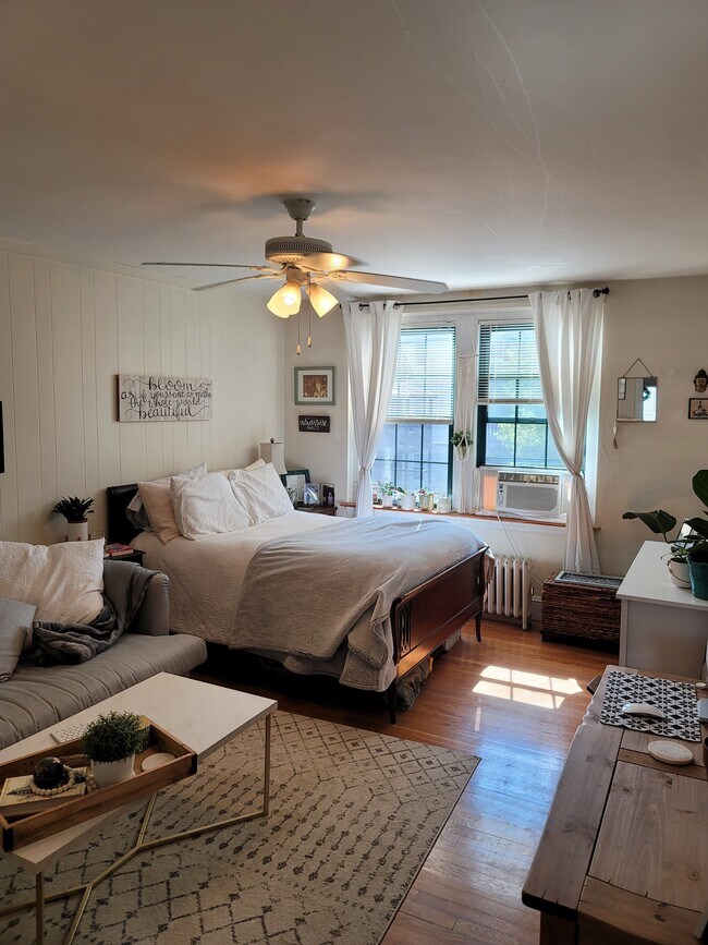 Foto del edificio - 295 Spring Street Extension