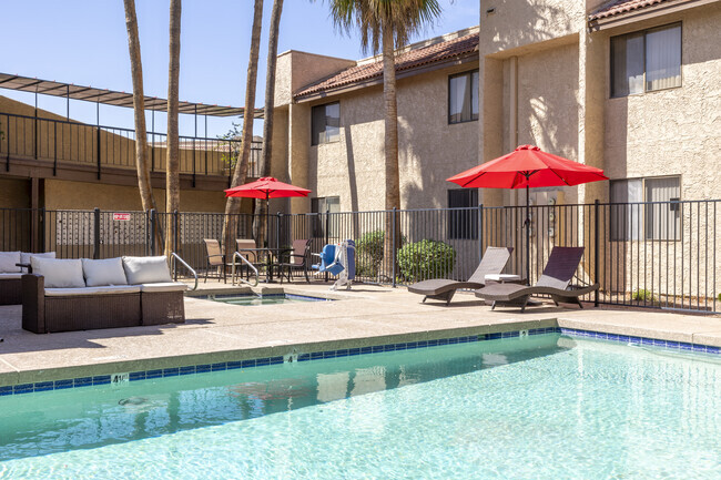 Piscina y jacuzzi - The Gardens at Immanuel