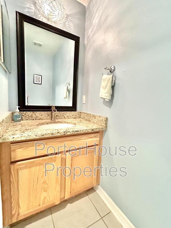 Foto del edificio - 13836 Econ Woods Lane