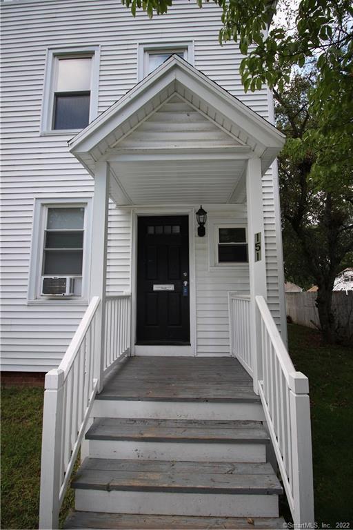 Building Photo - 151 Quaker Ln S