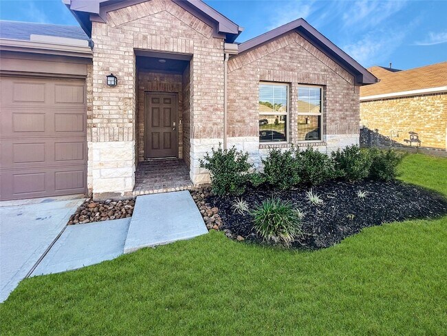 Foto del edificio - 5906 Warm Bungalow Ln