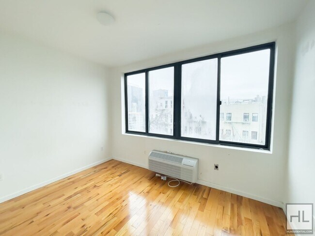 Foto del edificio - MELROSE STREET / Bushwick 3 Bed