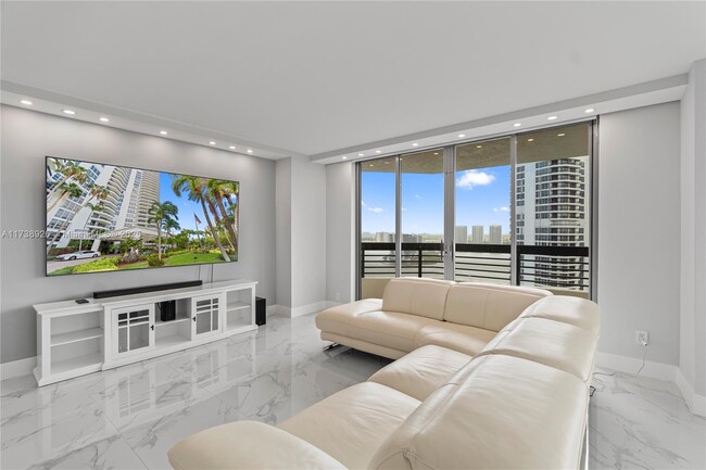 Foto del edificio - 3500 Mystic Pointe Dr