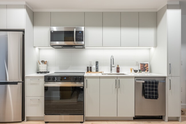 Building Photo - kira