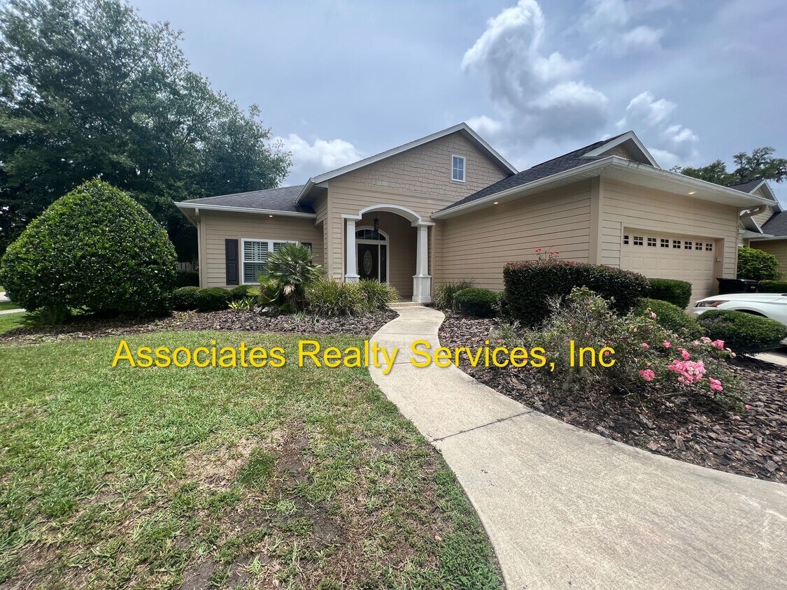 Foto principal - GORGEOUS Home in Garison Way!