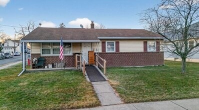 Building Photo - 426 S Wilbur Ave