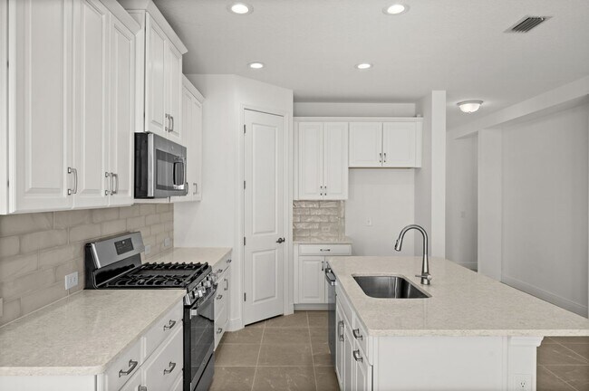 Foto del edificio - 10366 Lake George Ave