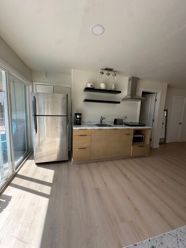 Foto del edificio - 1300 Oak Ave