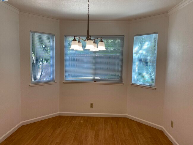 Foto del edificio - 6084 Vía de los Cerros