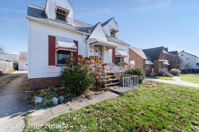 Foto del edificio - 3 br, 1.5 bath House - 3861 W 134th St