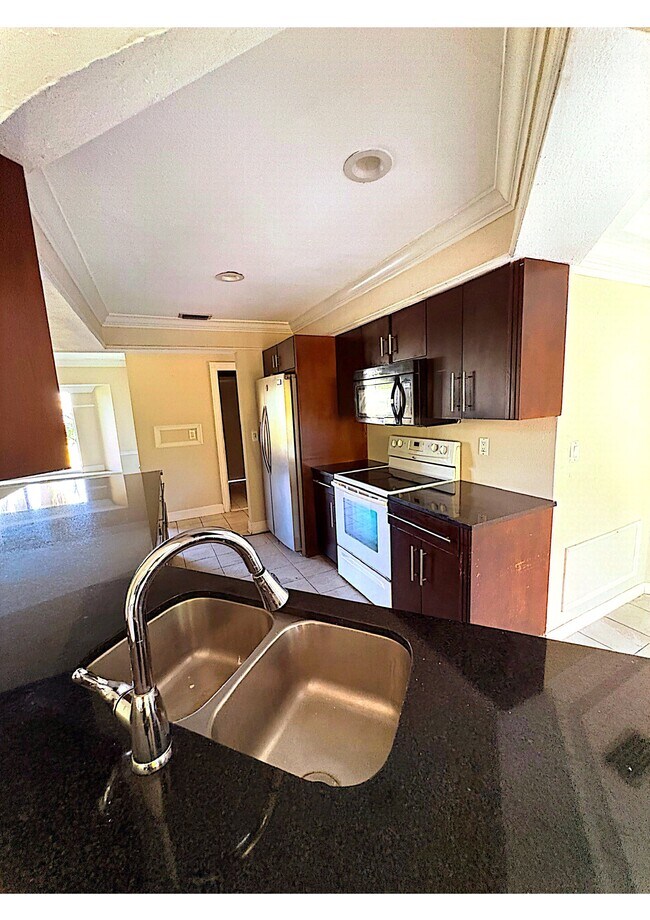 Foto del edificio - 1505 SE 36th St