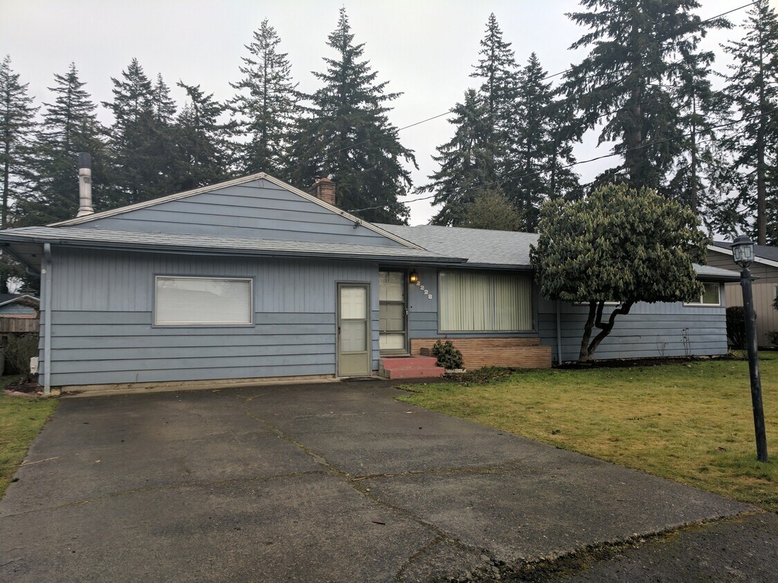 Primary Photo - 3 Bedroom Ranch Style Home in the Centenni...
