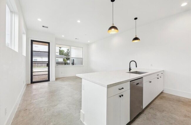 Foto del edificio - 316 N Everton St