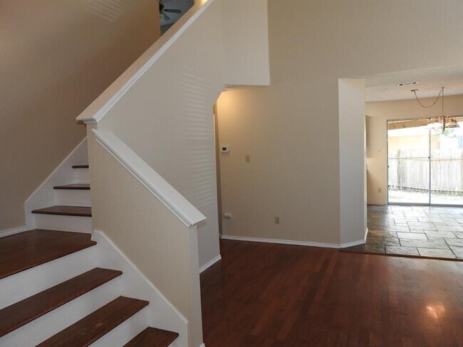 Foto del edificio - 713 Patchway Ln
