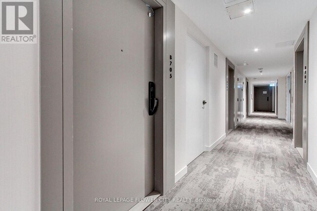 Photo du bâtiment - 3071 Trafalgar Rd