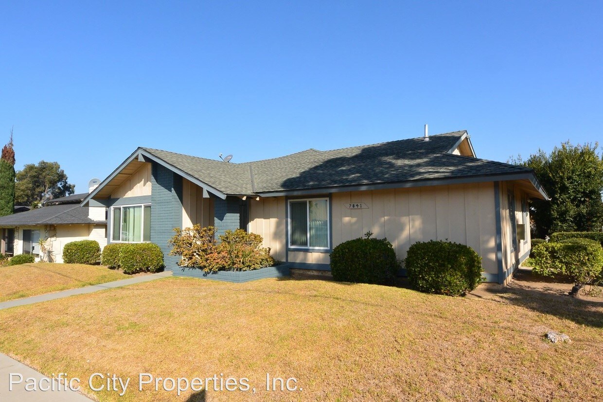 Primary Photo - 7841 Ellis Ave