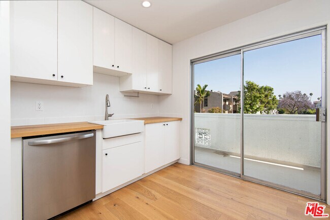 Foto del edificio - 5935 Chula Vista Way