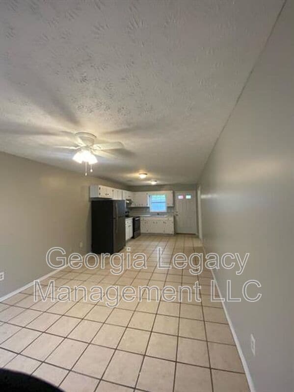 Building Photo - 896 Campbell St