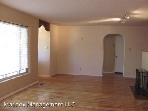 Building Photo - 1717 Cagua Dr NE
