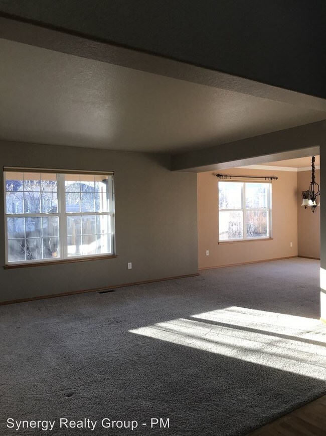 Building Photo - 4 br, 3.5 bath House - 5510 Whiskey River Dr