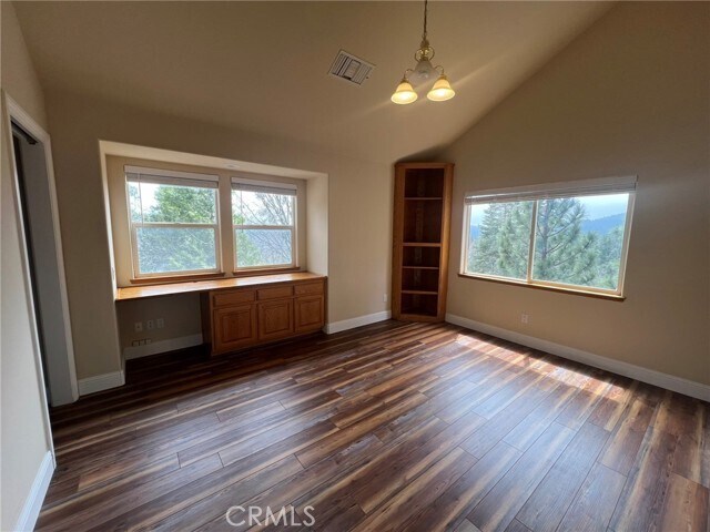 Foto del edificio - 170 Cypress Dr