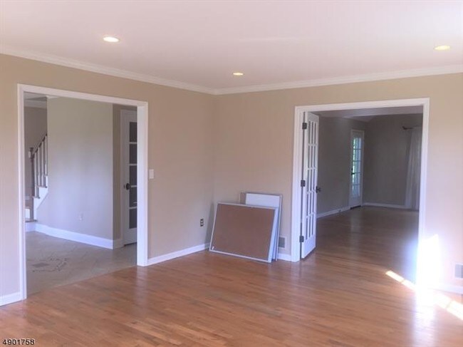 Foto del edificio - 332 Rolling Knolls Way