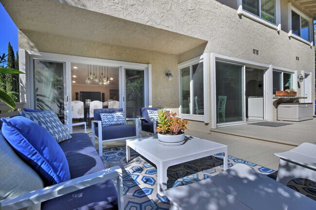 Building Photo - 2898 Woodwardia Dr