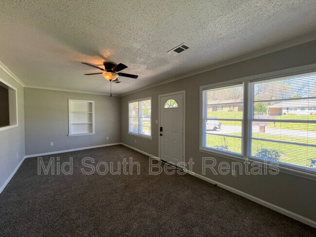 Foto del edificio - 1371 Greendale Ave