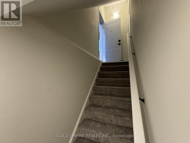 Photo du bâtiment - 30 Julie Cresent