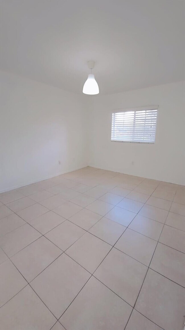 Foto del edificio - 3640 N 56th Ave