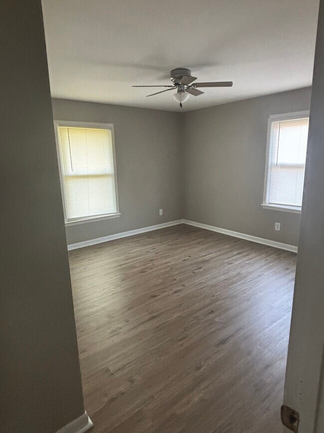 Foto del edificio - 1606 Deer Hollow Dr