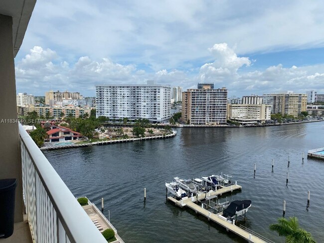 Building Photo - 1965 S Ocean Dr