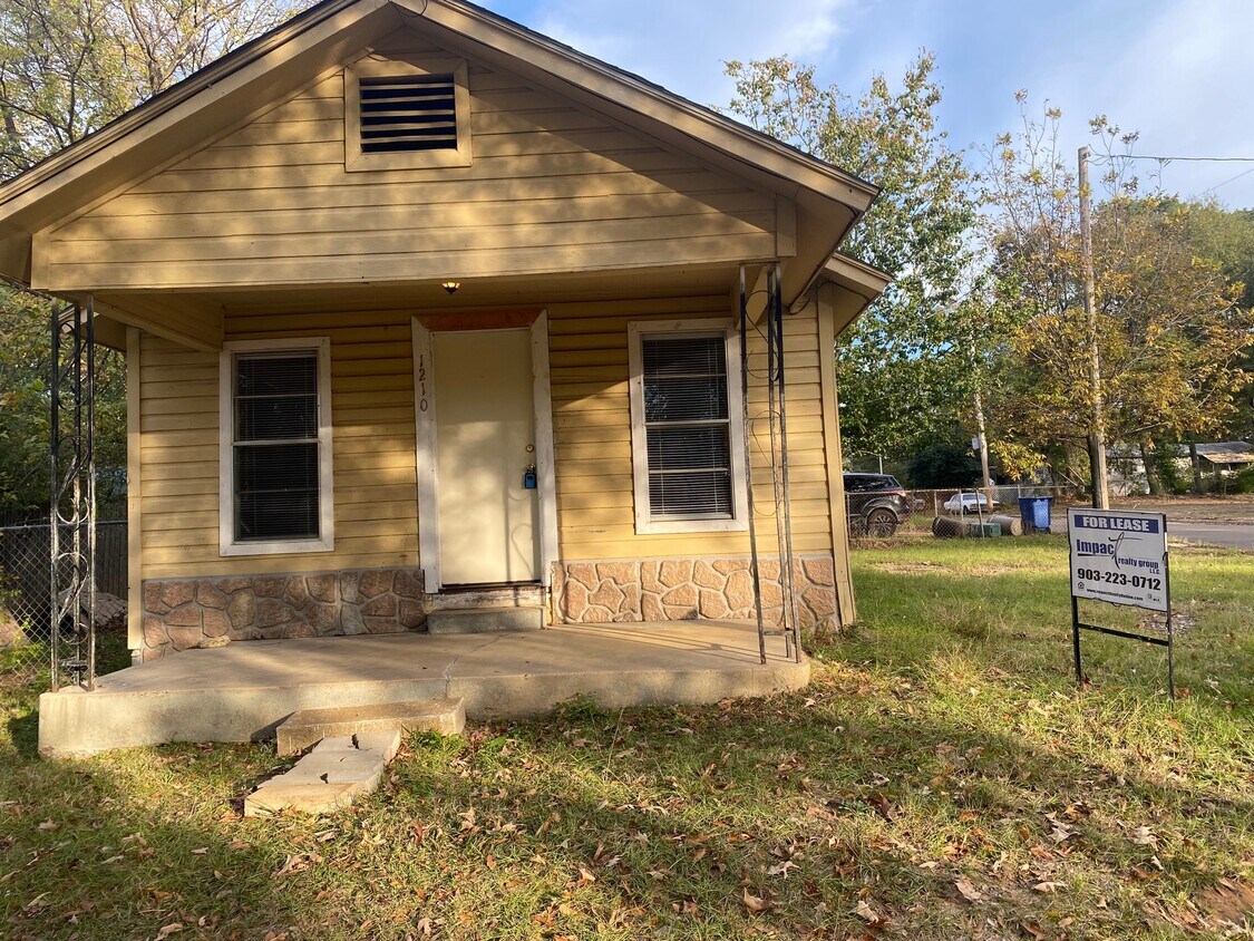 1210 Jackson St, Texarkana, AR 71854 House Rental in Texarkana, AR