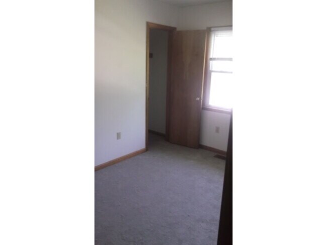 Building Photo - 410 Warrior Dr
