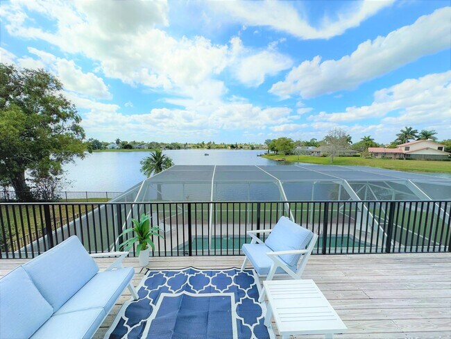 Building Photo - 1457 Sailboat Cir