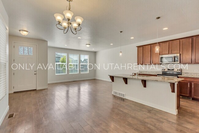 Building Photo - 2353 N Holbrook Way