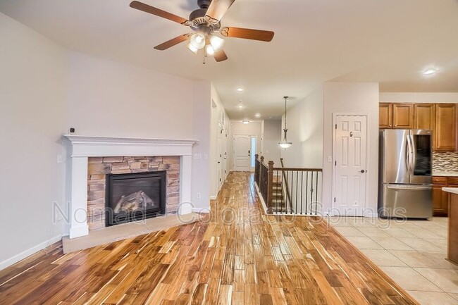 Foto del edificio - 8238 Hollygrape Ln