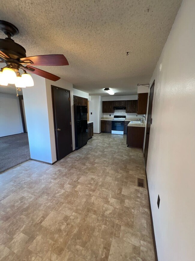 Foto del edificio - Near Chestnut Ave 3 br 1.5 ba all on one l...